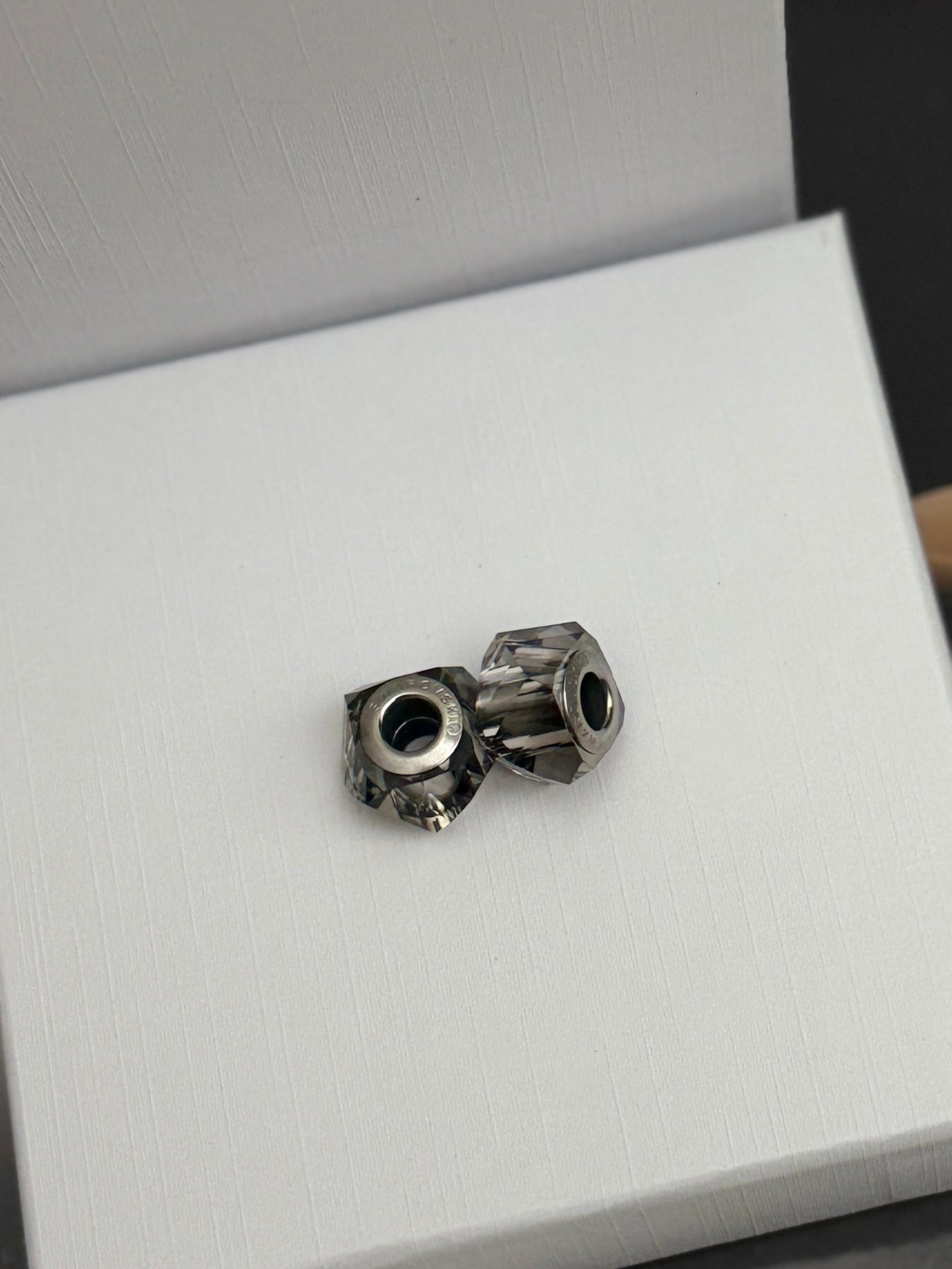 Par Swarovski Crystal Black Diamond