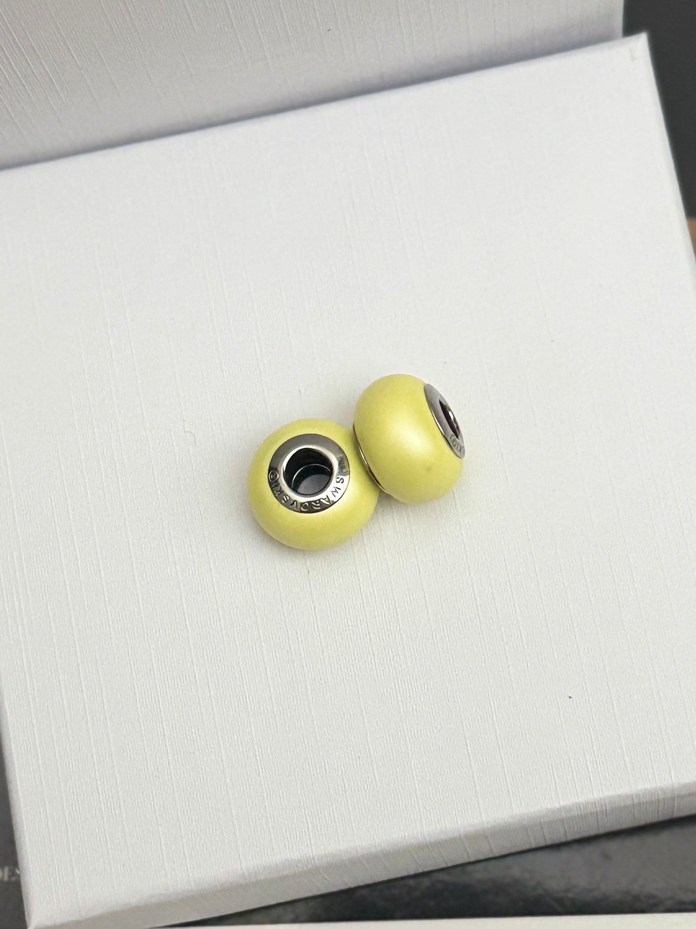 Par Swarovski Crystal Pastel Yellow Pearl