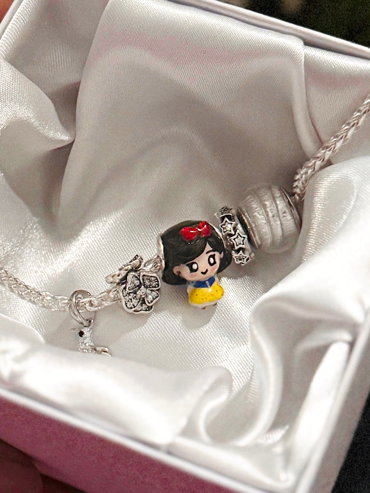 Blanca nieves Charm