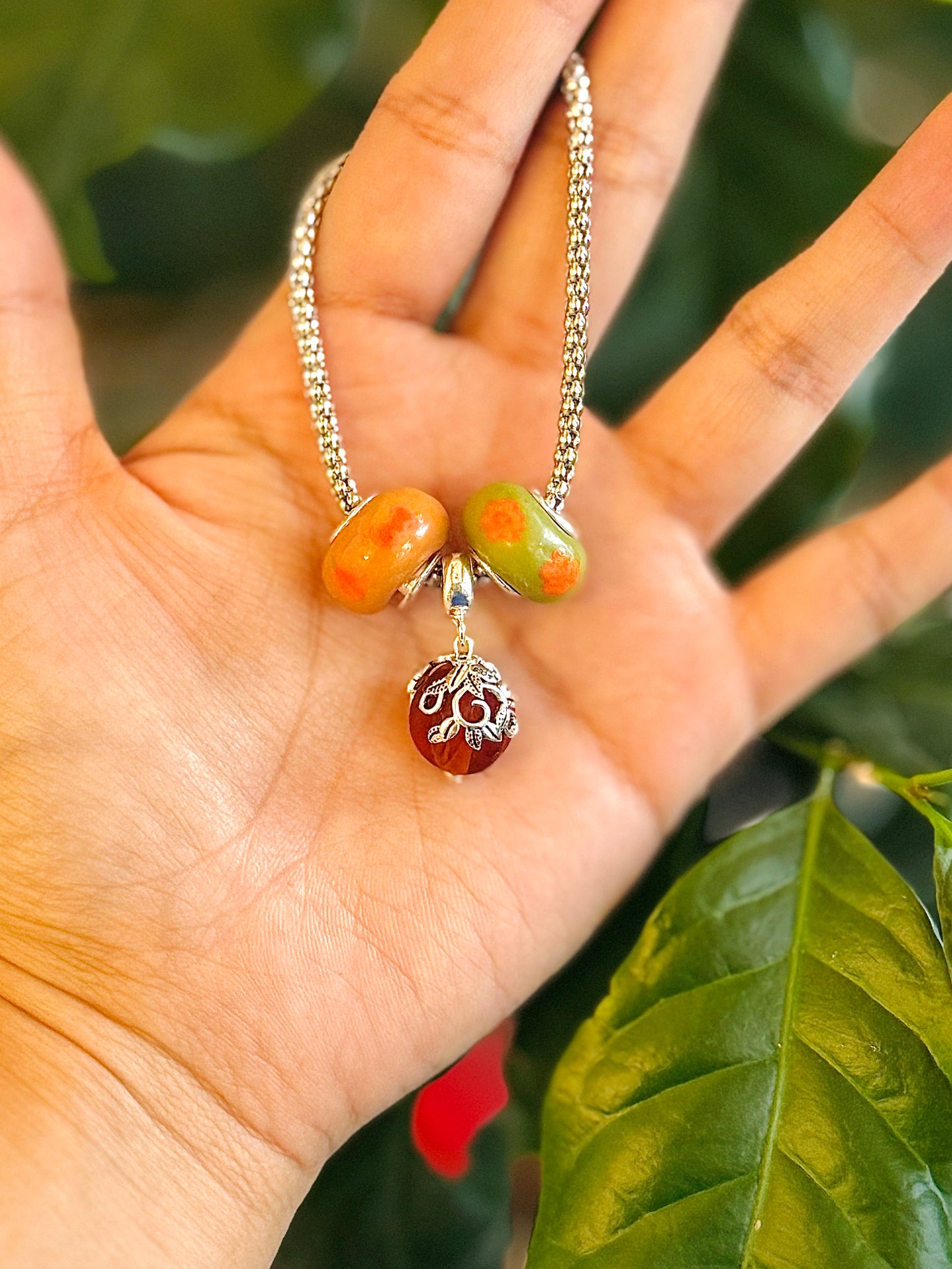 Charm Calabaza Ocre con Hojas