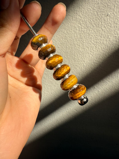 Cuenta ojo de tigre facetada