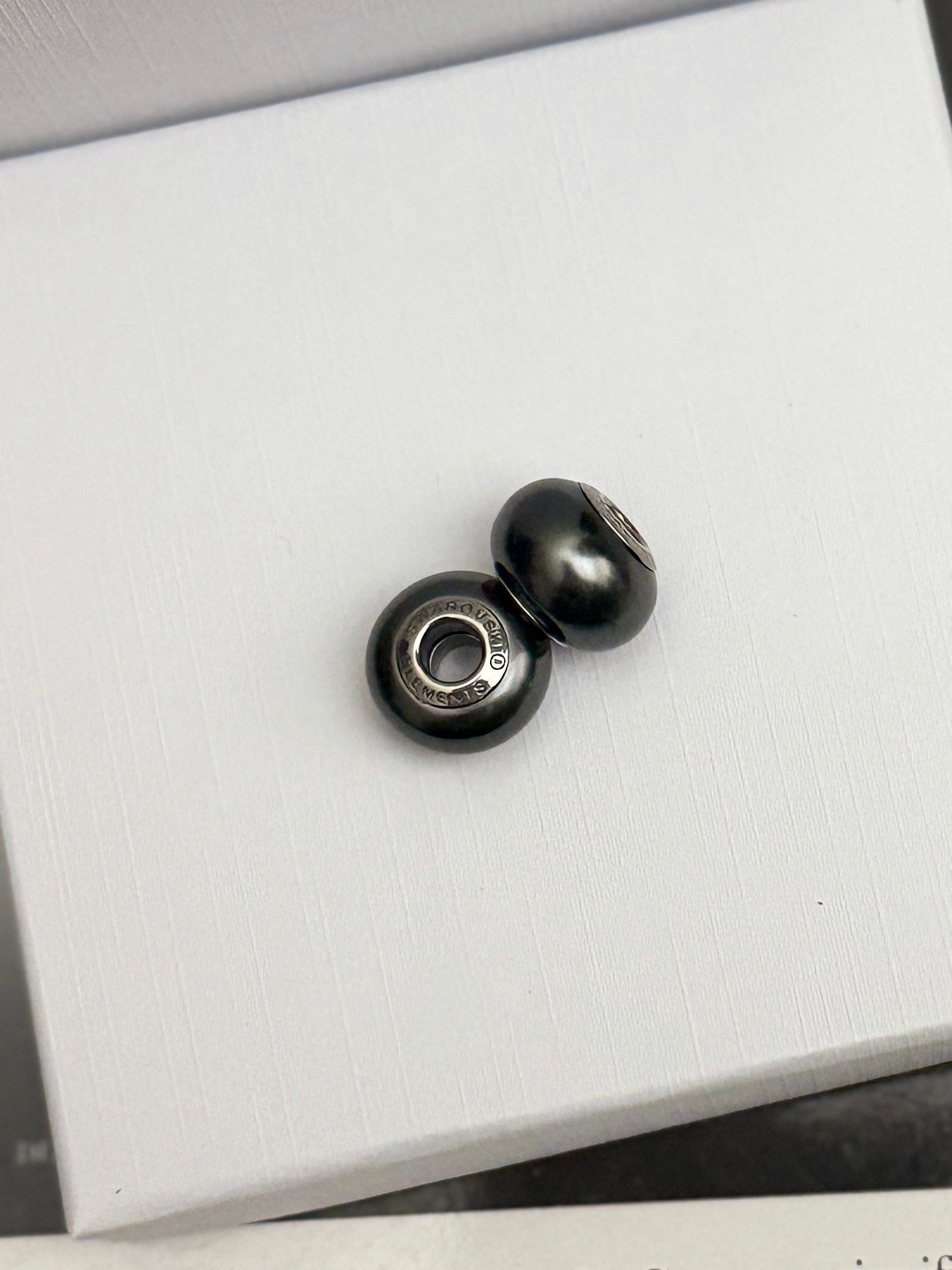 Par Swarovski Crystal Mystic Black Pearl