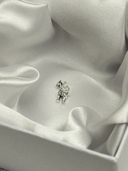 Charm Pequeña Jirafa