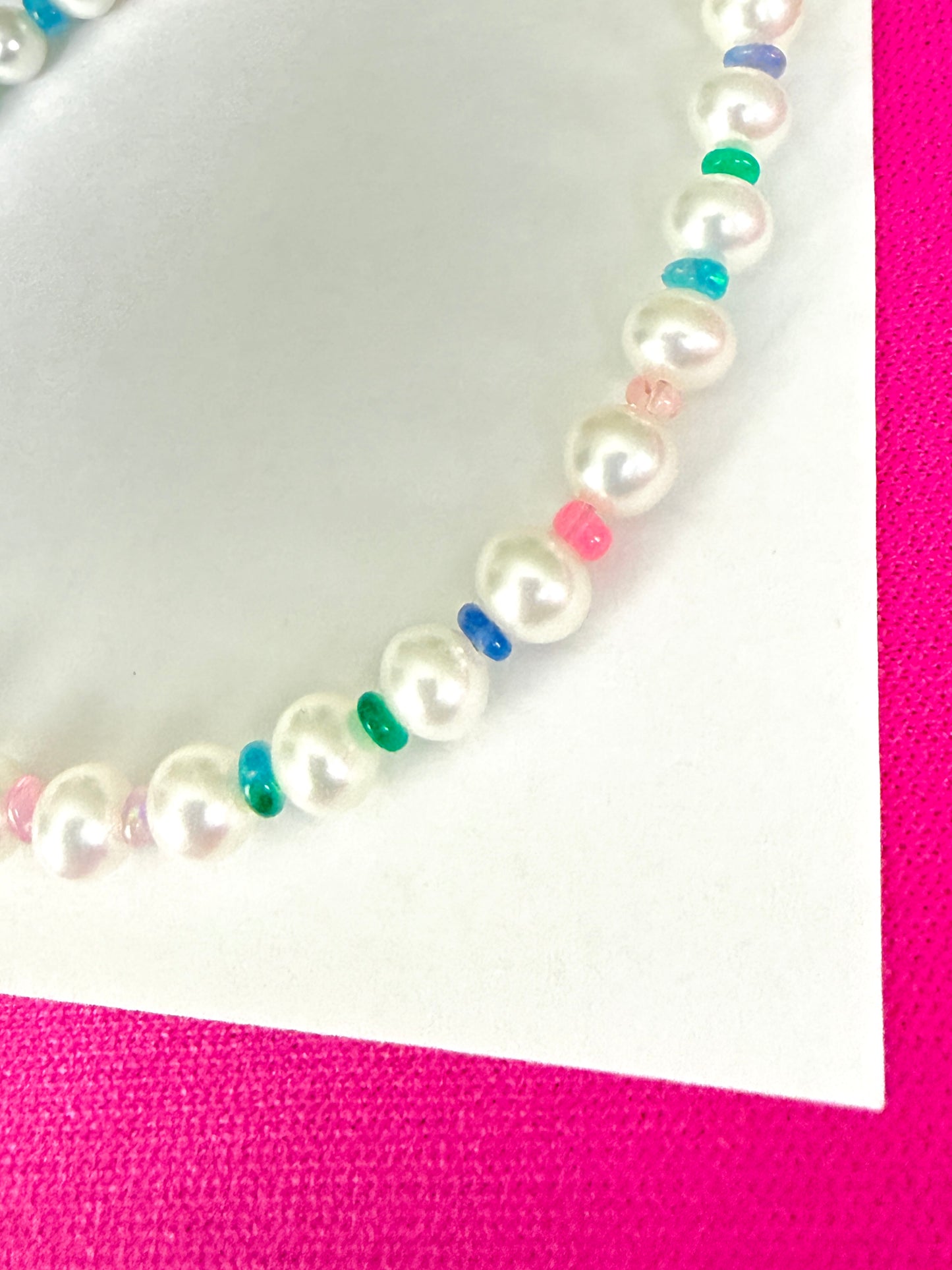 Brazalete Perlas y ópalos coloridos